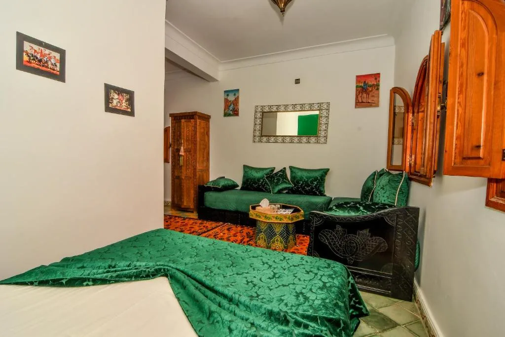 Habitación Doble Deluxe con Cama Adicional 13