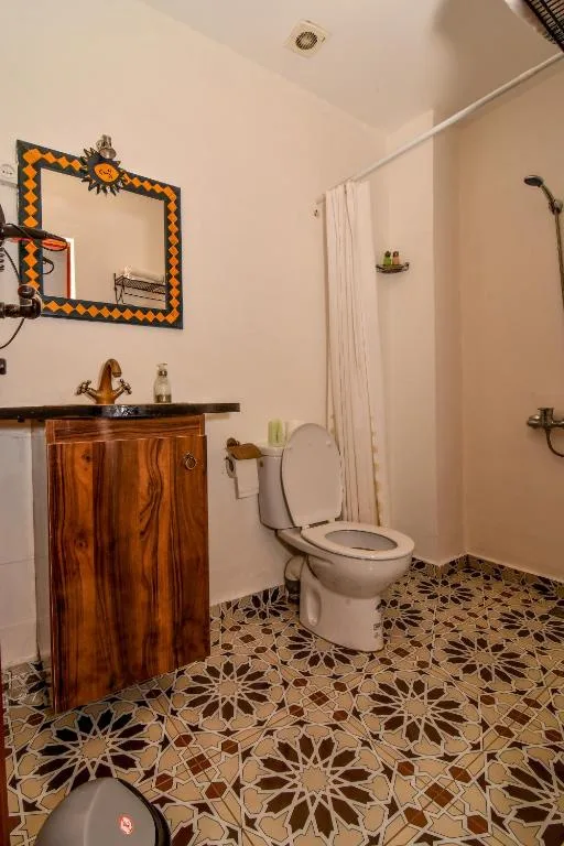 Chambre Double avec Salle de Bain Privée 9
